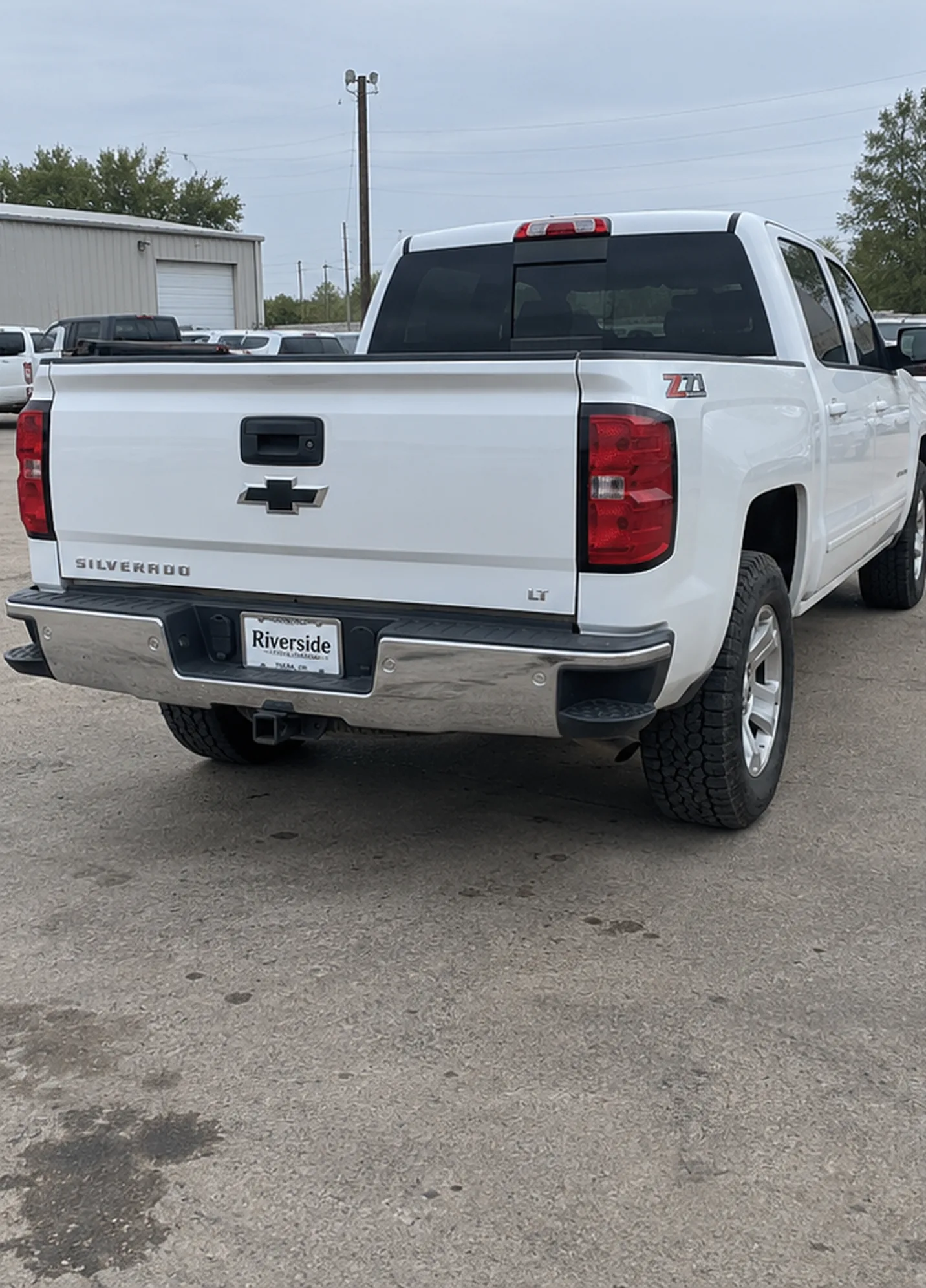 Silverado tailgate before the hit
